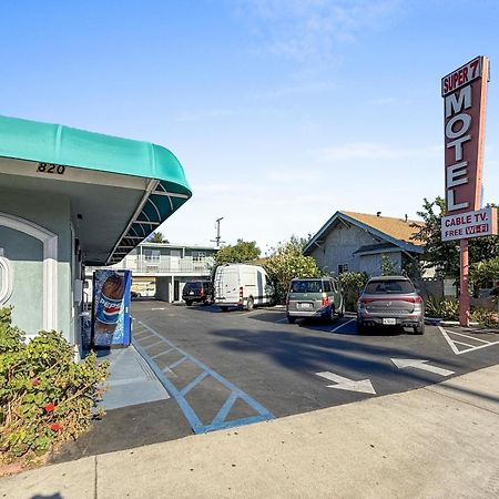 Super 7 Motel Anaheim Exterior foto